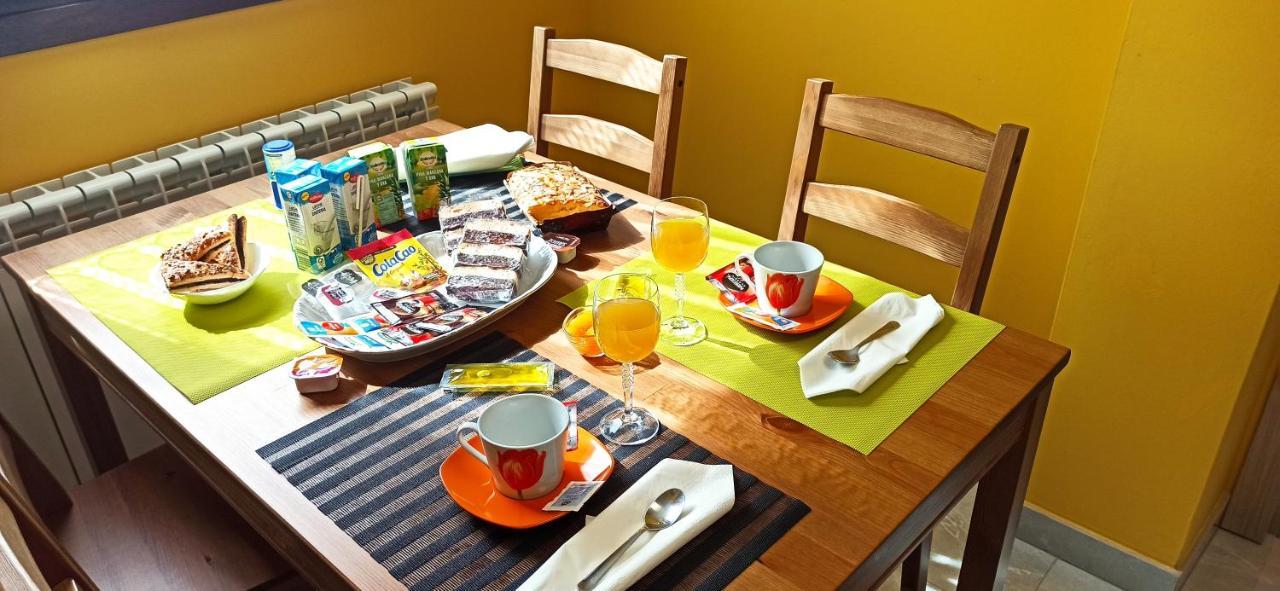 Apartamentos Turisticos Las 3 Golondrinas เปญาเฟียล ภายนอก รูปภาพ